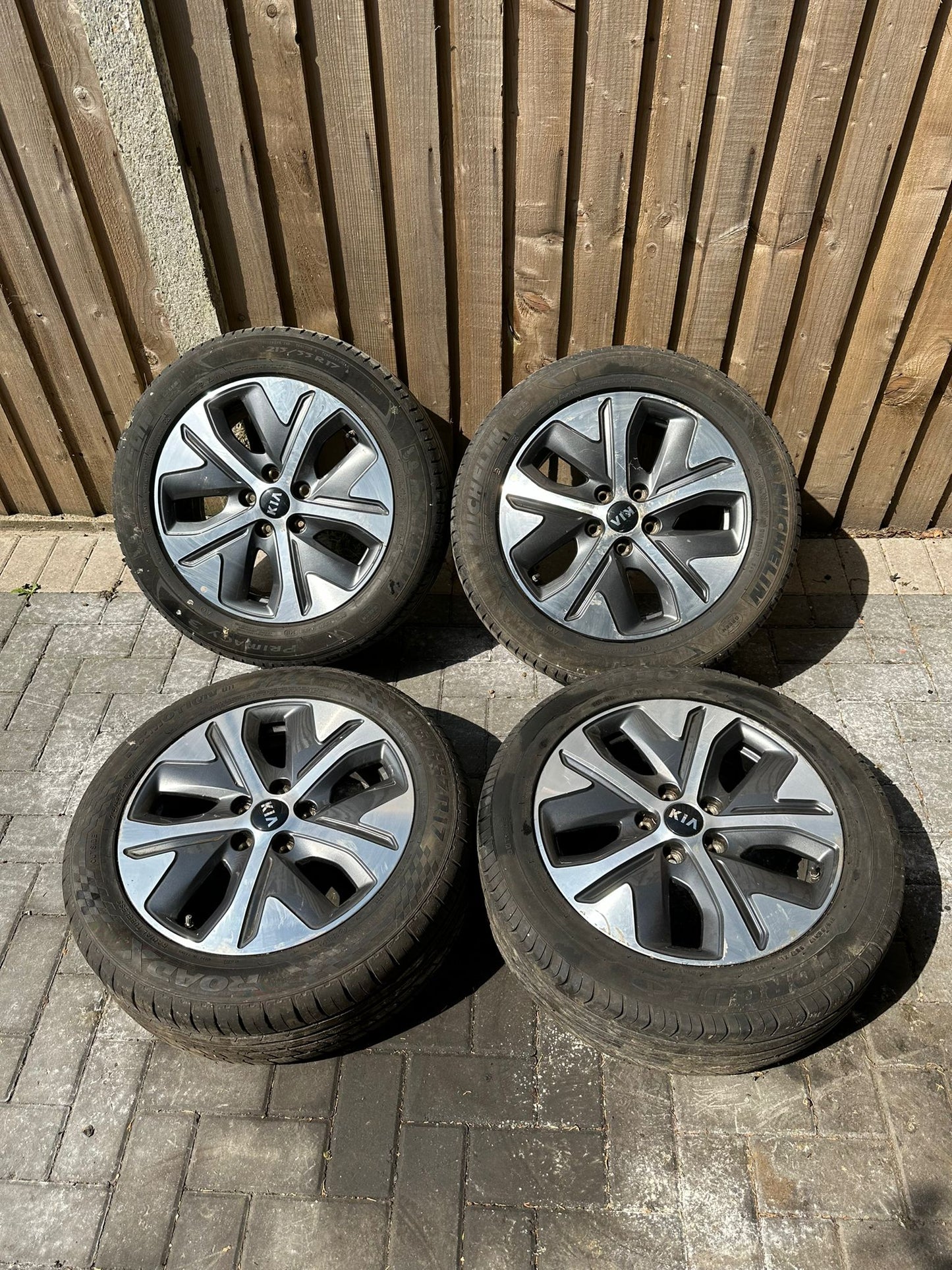 KIA NIRO ELECTRIC EV COMPLETE ALLOY WHEEL SET WITH TYRES | TYRE SIZE 215/55/17